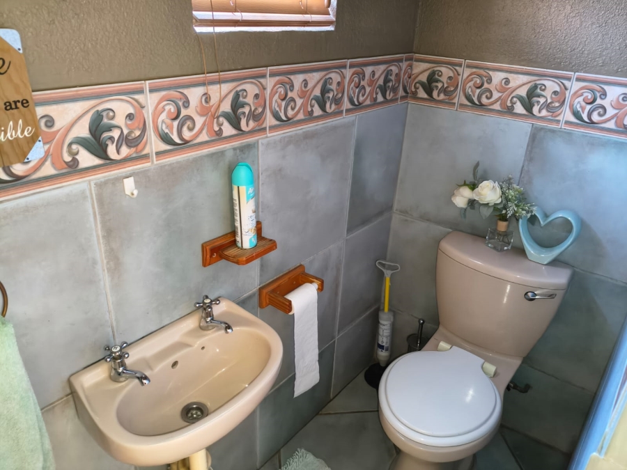 3 Bedroom Property for Sale in Safari Gardens North West